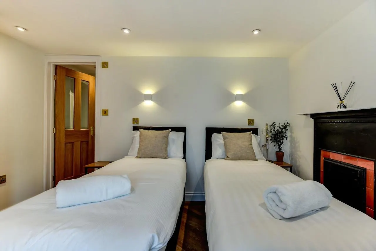 Ideal Weekly, Monthly Stay, 2Ensuites Brighton Apartment