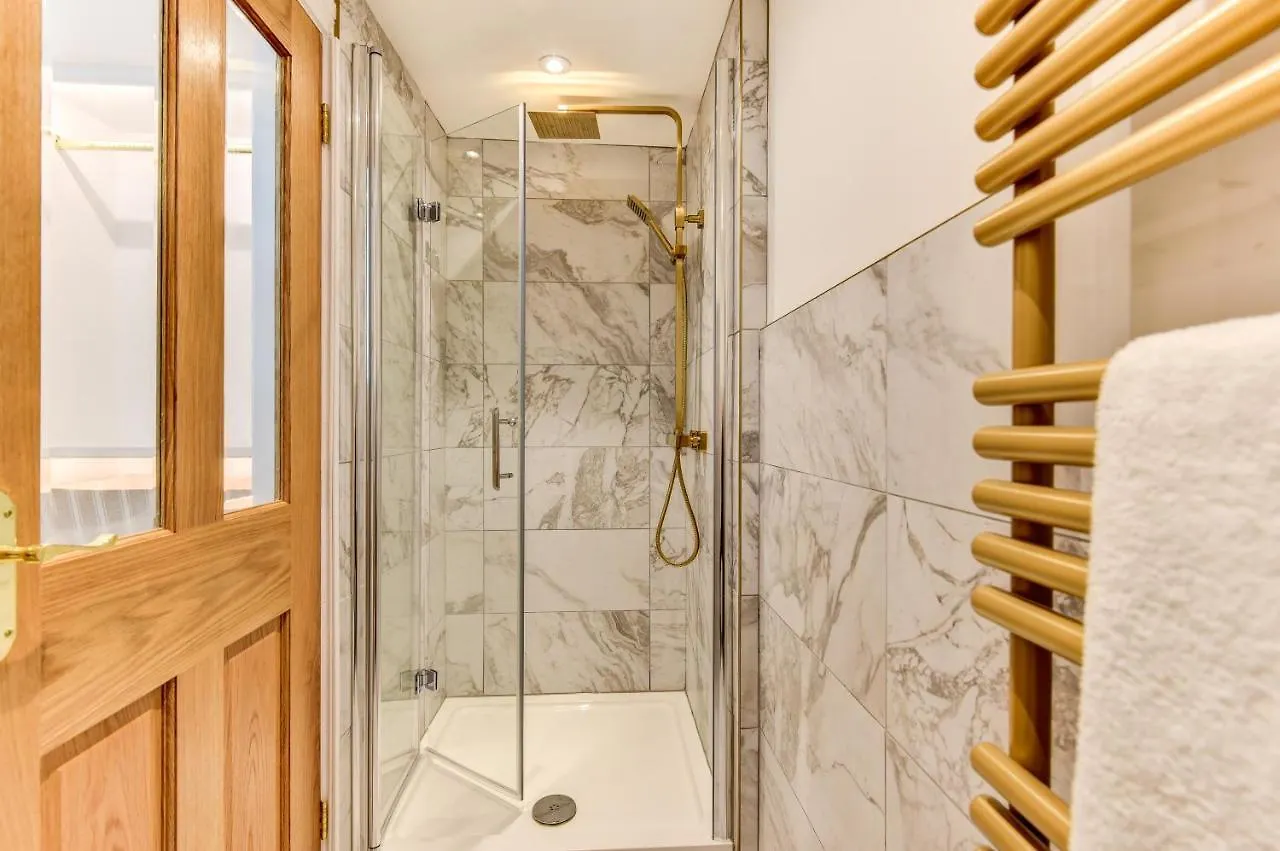 Ideal Weekly, Monthly Stay, 2Ensuites Brighton 0*,  United Kingdom