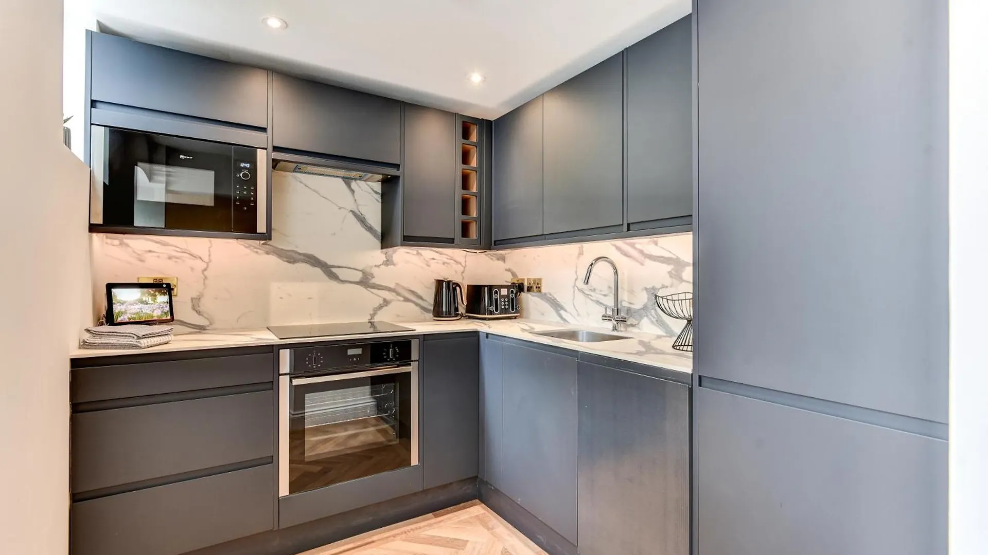 Ideal Weekly, Monthly Stay, 2Ensuites Brighton Apartment