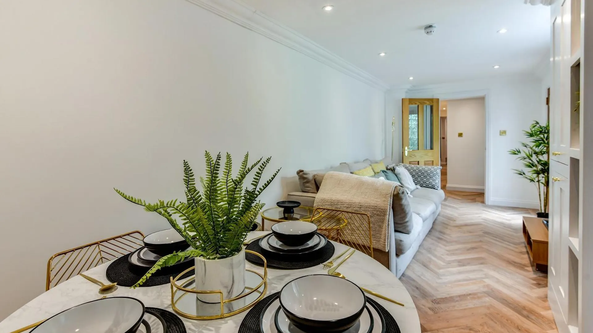 Ideal Weekly, Monthly Stay, 2Ensuites Brighton 0*,  United Kingdom